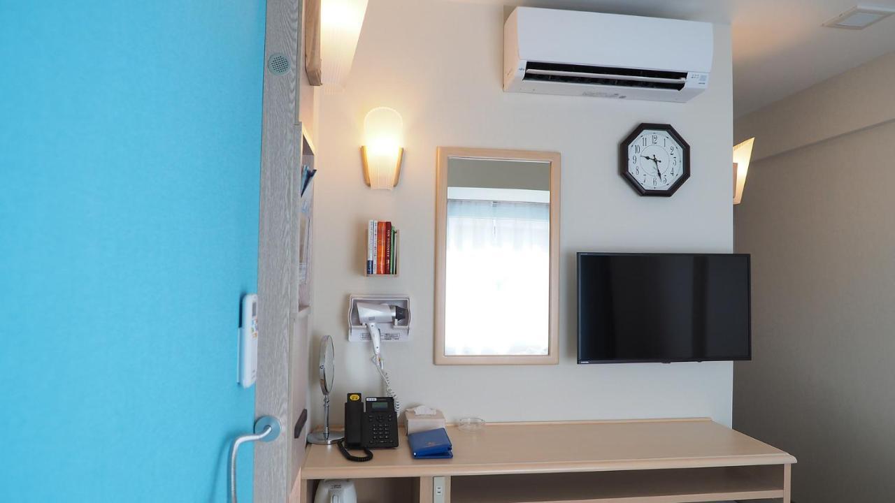 Toyoko Inn Yokohama Shiei-Chikatetsu Center Minami-Eki Екстериор снимка