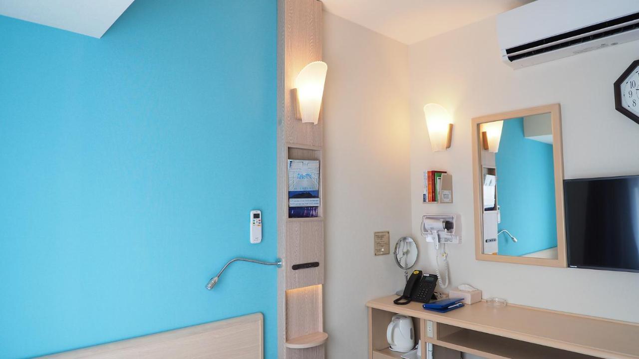 Toyoko Inn Yokohama Shiei-Chikatetsu Center Minami-Eki Екстериор снимка