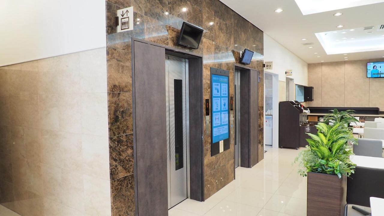 Toyoko Inn Yokohama Shiei-Chikatetsu Center Minami-Eki Екстериор снимка