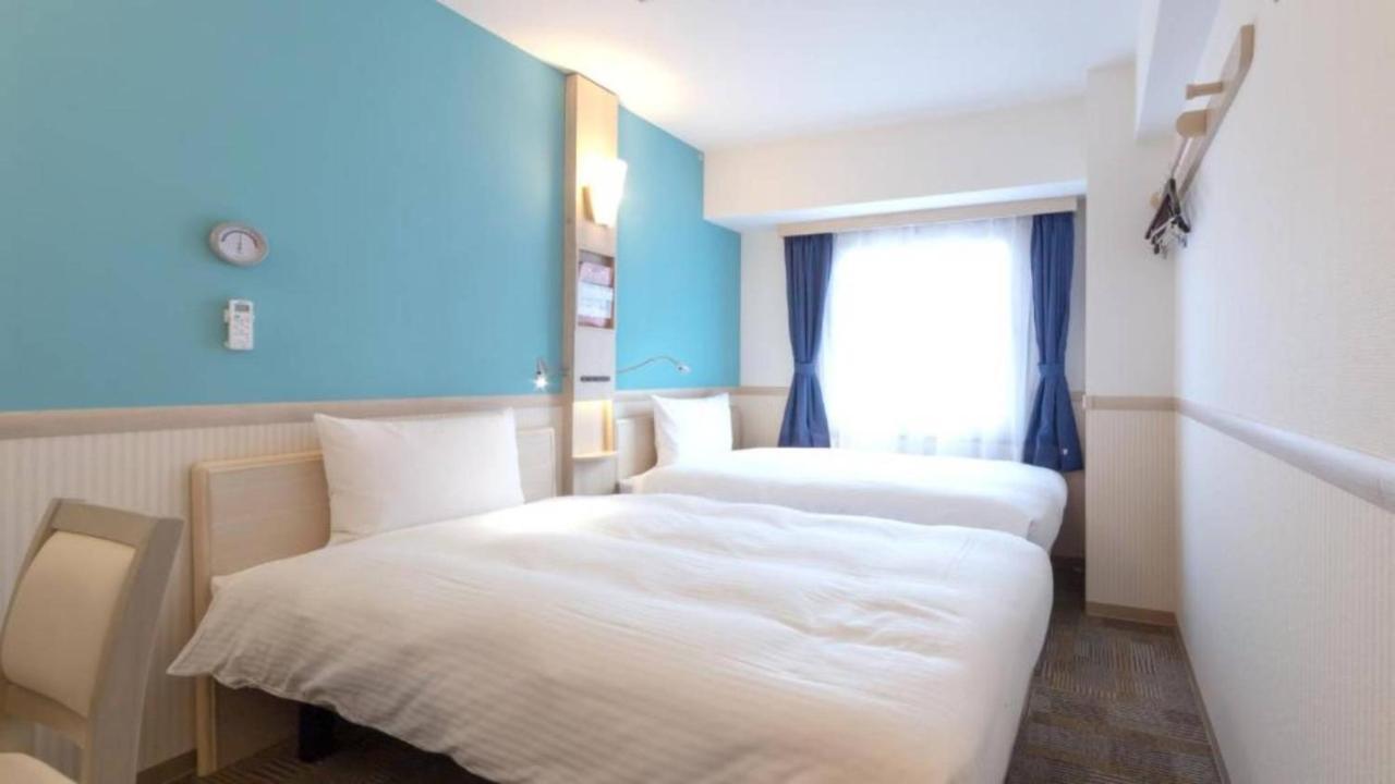 Toyoko Inn Yokohama Shiei-Chikatetsu Center Minami-Eki Екстериор снимка